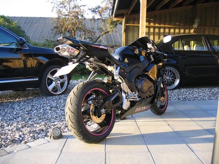 BMW E60 "BLACK" KONEBILEN - Min CBR1000RR 2007 Ved siden af øserne! billede 14