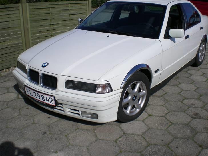 BMW 320i 24v SOLGT billede 3