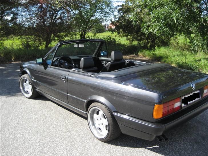 BMW               E30 320i Cab billede 17