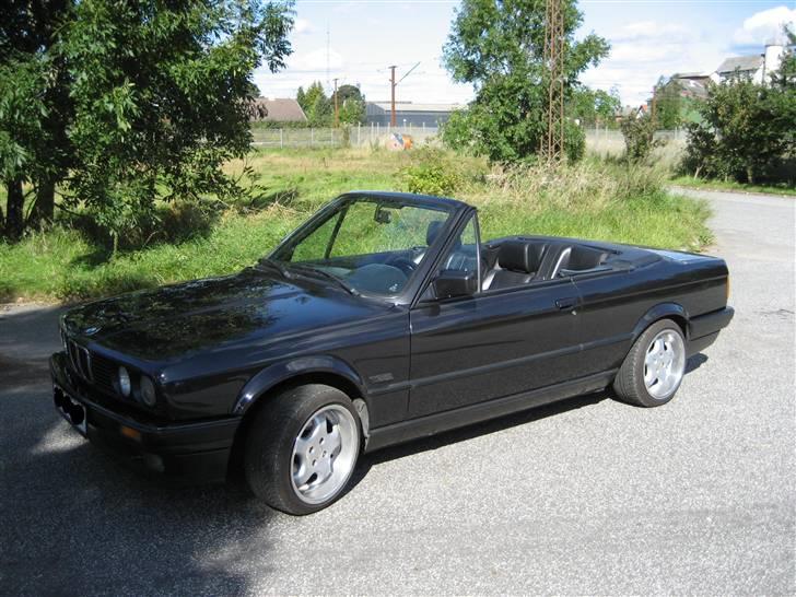 BMW               E30 320i Cab billede 18