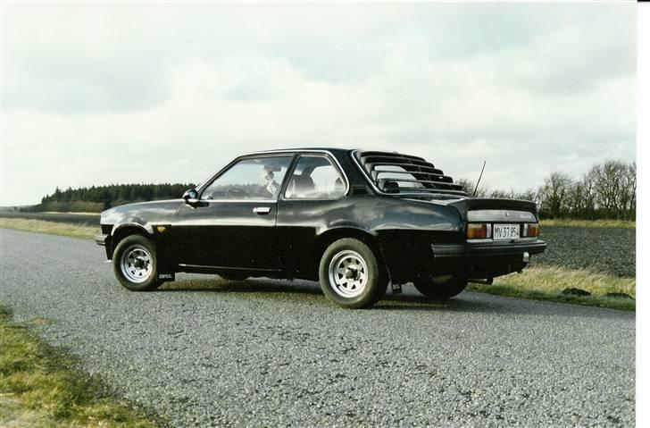 Opel Ascona B - Så er vi tilbage i 1988 da jeg købte den. billede 19
