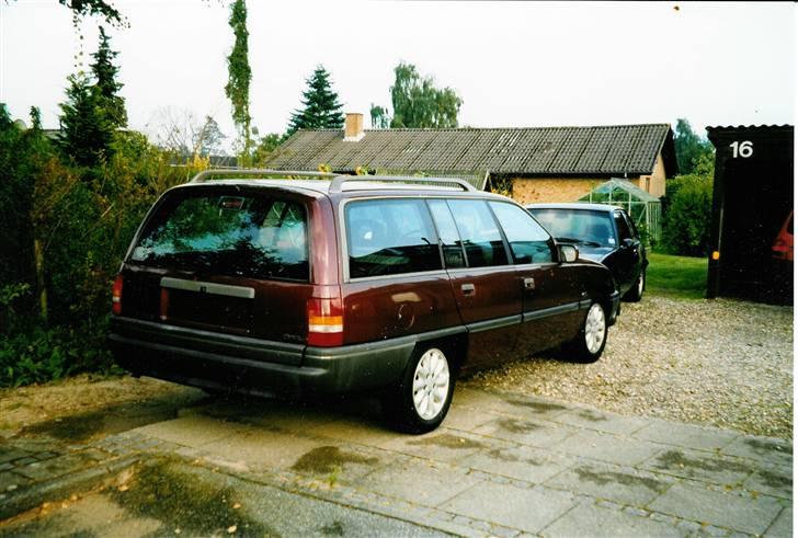 Opel Ascona B - Doner bil, hentet i Kiel for 6500 kr. Ud med motor (2.4), solgt igen for 3500 kr. (nok for billigt) billede 20