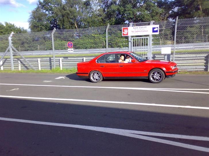 BMW E34 535i - på vej ud på ringen billede 7