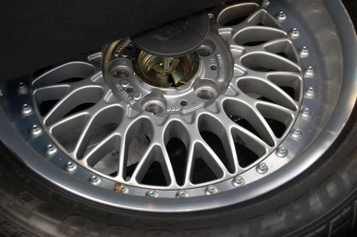 BMW 540i **SOLGT :O(** - Reserve hjulet. billede 9