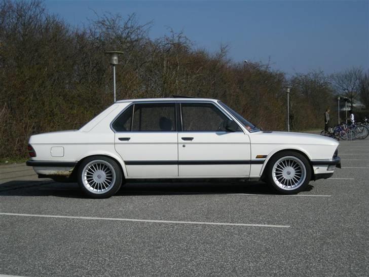 BMW E28 535i SOLGT billede 3