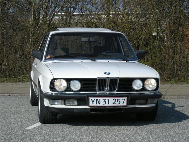 BMW E28 535i SOLGT billede 6