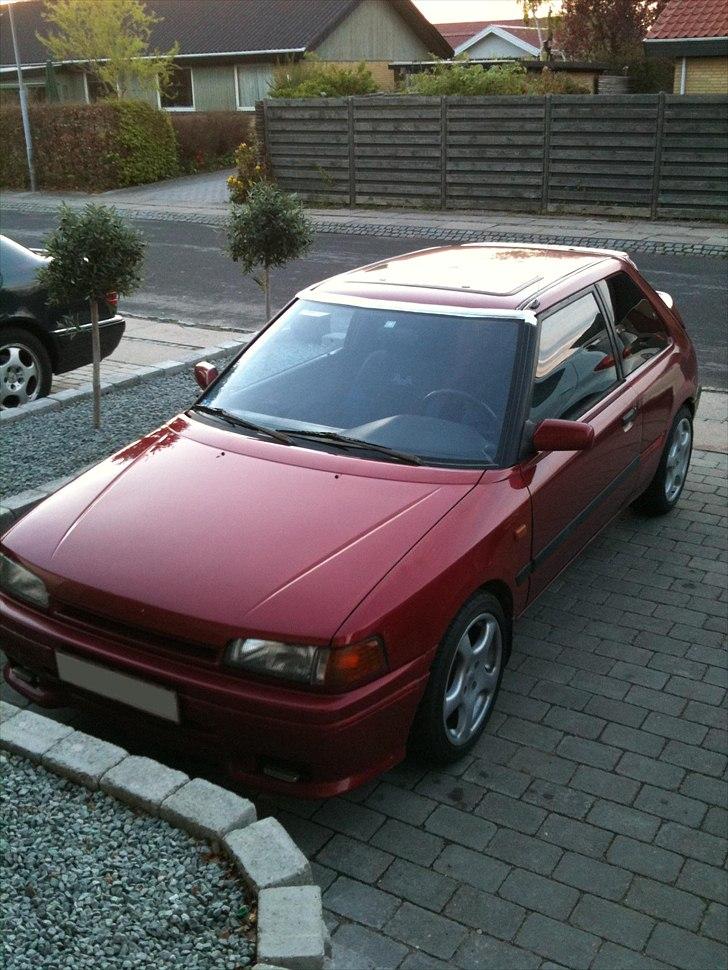 Mazda 323 1,3 16v TOTALSKADET - Nyt 2010 - Ny vasket billede 10