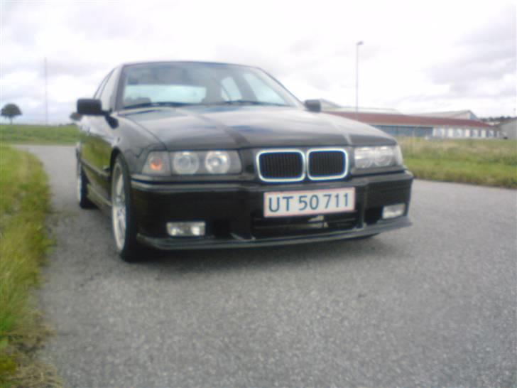 BMW E36 320i med 325i motor billede 1