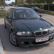 BMW 328i. SOLGT.     