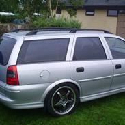 Opel Vectra. Comfort. St.car