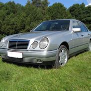 Mercedes Benz E220cdi