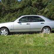 Mercedes Benz E220cdi