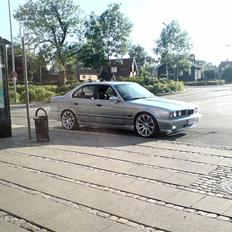BMW 520i - 24v - e34