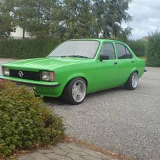 Opel Kadett C 2,2 4 dørs solgt