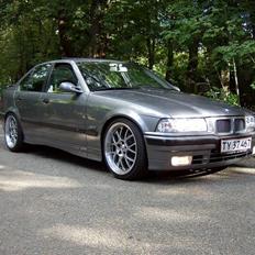 BMW 325i