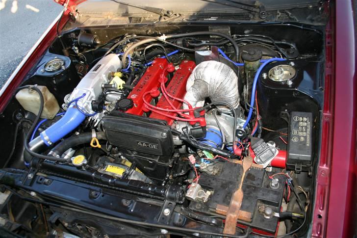 Toyota Corolla GTT Coupé AE86 billede 10
