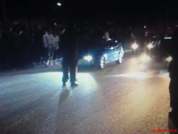 VW Corrado  G-60 TOTALSKADET - Billedet taget fra fjernsynet. blev lige filmet af tv2 lorry, da jeg holdte ude på striben og skulle til at køre... hehe... billede 13