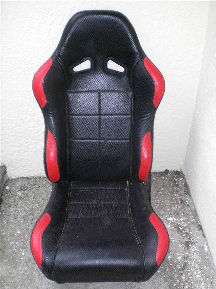 Honda Civic *SOLGT* - 2 stk lædersæder, dem har jeg haft i omkring et år nu og har stadig ikke fået dem monteret, Kald mig bare doven.. ;-) billede 13