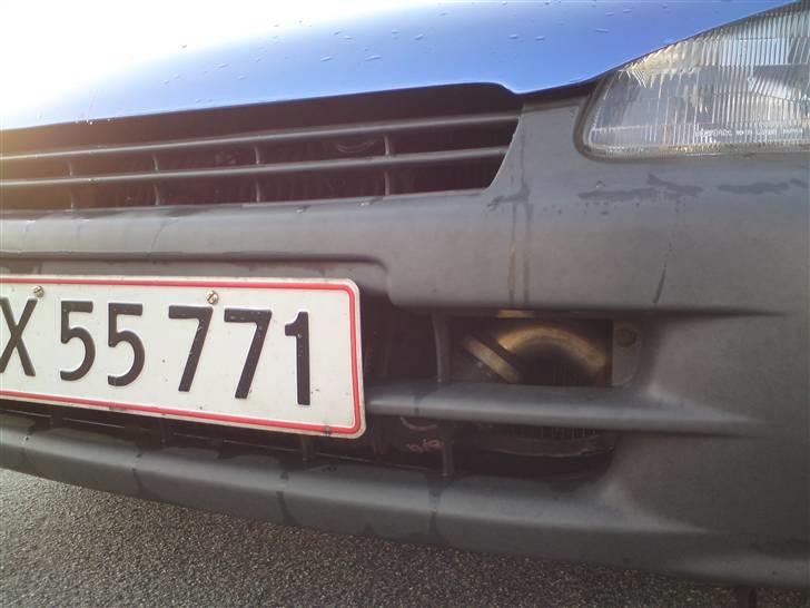 Toyota Starlet - Svært at se udefra at der er tryk på. billede 9