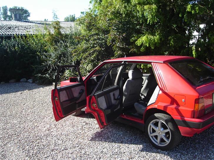 Lancia Delta Hf Integrale*Solgt* - Massere af døre, massere af damer.. billede 4
