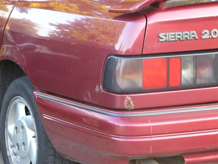 Ford sierra SOLGT - Det er det eneste rust som der er på min bil..  billede 9