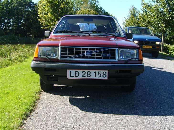 Volvo 360  "R:I:P" - forfra billede 5