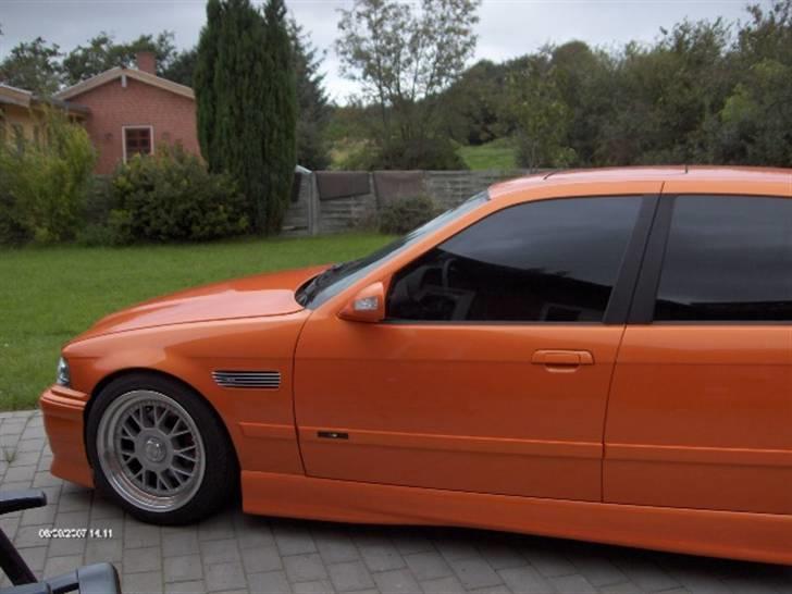 BMW 325i solgt billede 6