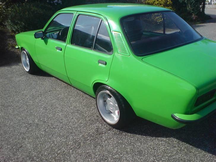 Opel Kadett C 2,2 4 dørs solgt billede 4
