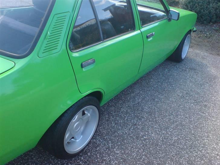 Opel Kadett C 2,2 4 dørs solgt billede 9