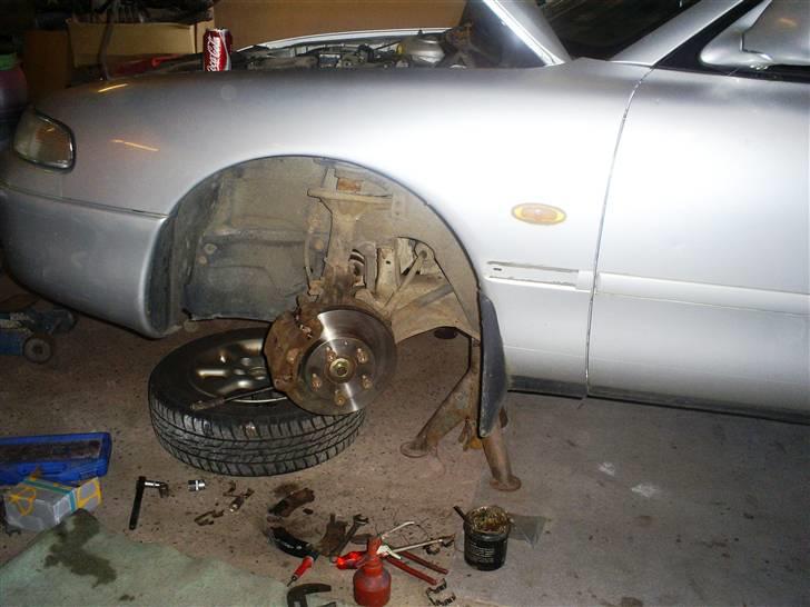 Mazda 626 LX sedan (tot.skadet) - Ved at være klar til syn..... billede 9