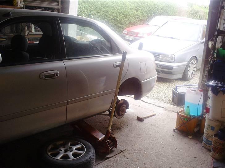 Mazda 626 LX sedan (tot.skadet) - Ved at være klar til syn..... billede 11