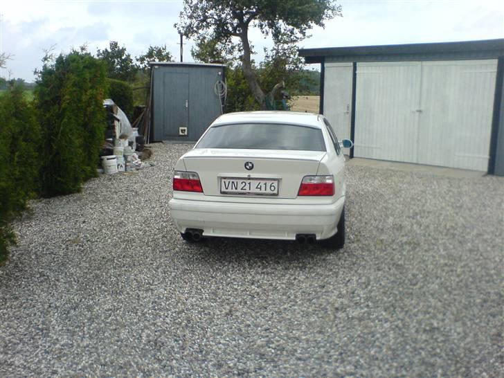 BMW 325i død billede 4