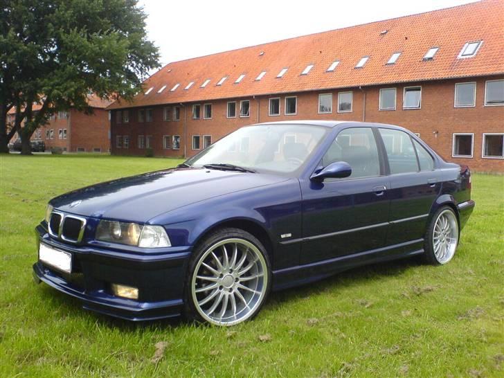 BMW 323i - Et ældre billed før ombygning af kabine og undervogn billede 12