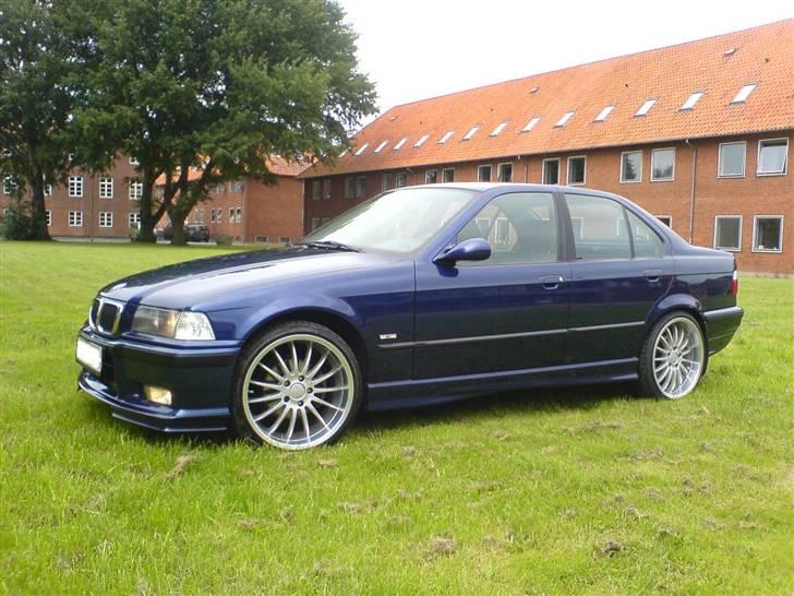 BMW 323i billede 13
