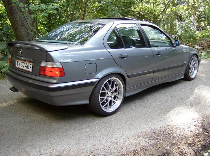 BMW 325i billede 4