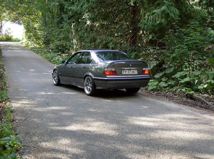 BMW 325i billede 6