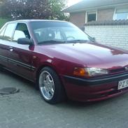 Mazda 323 bg (nye billeder)