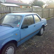 Opel ascona 1,6s sedan