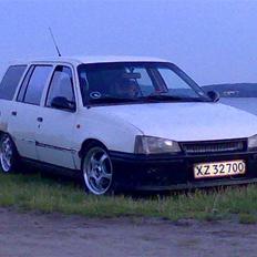 Opel kadett st car