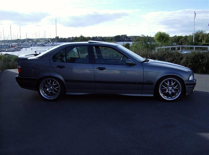 BMW 325i billede 14