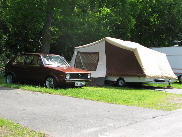 VW Golf 1 Restocall - I LisebergByn med den nyrenoverede Sort pladet camp-let billede 15