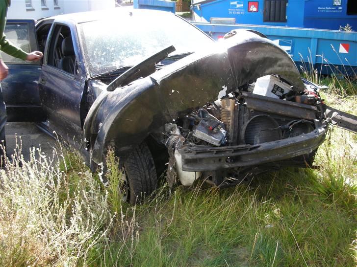 Peugeot 406 >>DØD<< - Sådan Går Det Når Man Låner Sin Bil Ud!! billede 18