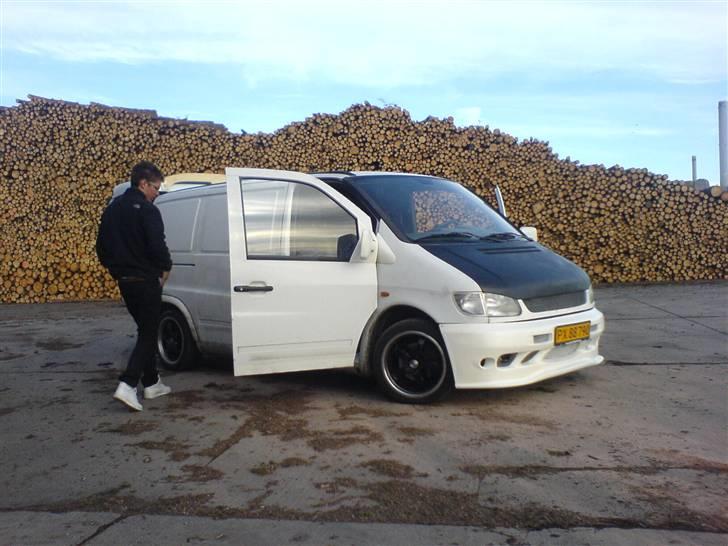 Mercedes Benz vito - simon der danser til det rullende diskotek:D billede 8