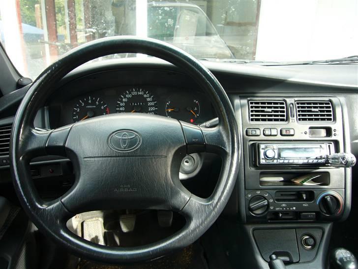 Toyota Carina E 2.0 SLI billede 3