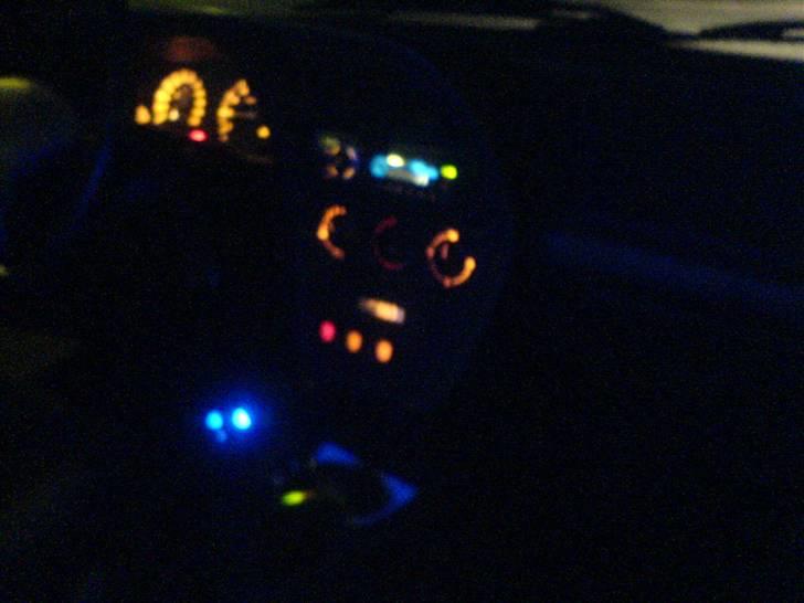 Peugeot 306 1,6 profil (Solgt) - ja , det er så min bil inden i ;) billede 6