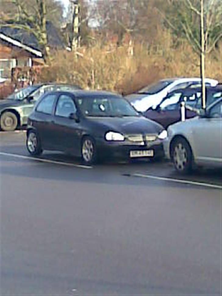 Opel Corsa 1,4 NZ-Sport Solgt! - Med de gamle forlygter billede 6