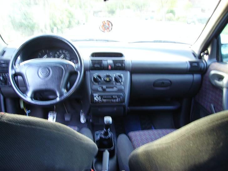 Opel Corsa 1,4 NZ-Sport Solgt! billede 7