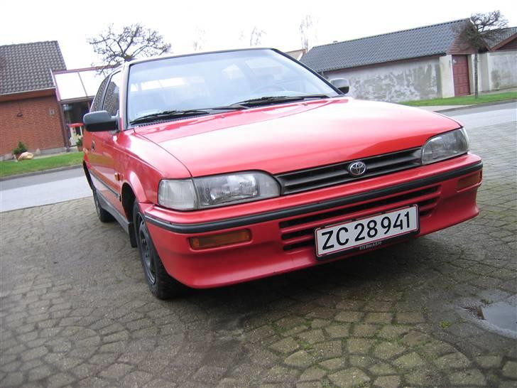 Toyota Corolla EE90 - Frisk og ren front med ny og flot motorhjelm. billede 3