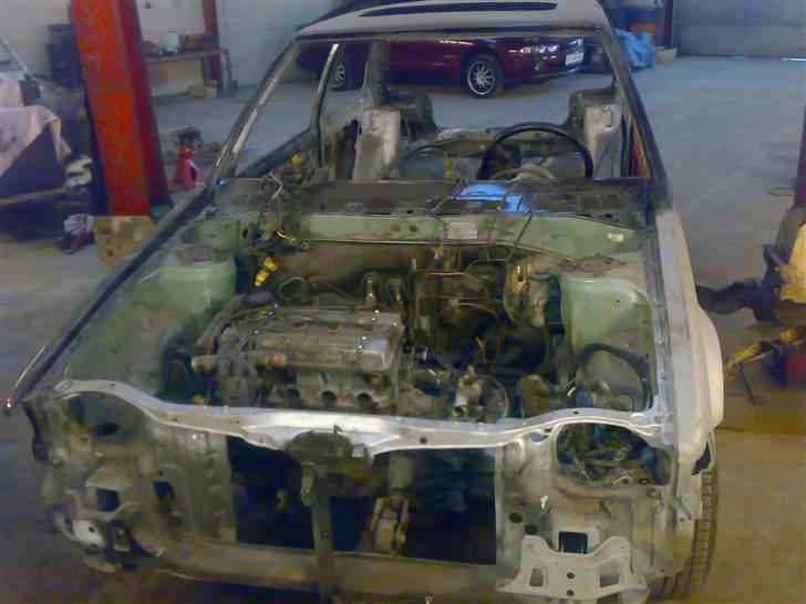 Toyota AE82 GT (PROJEKT) - Motor lige før den ryger ud billede 13