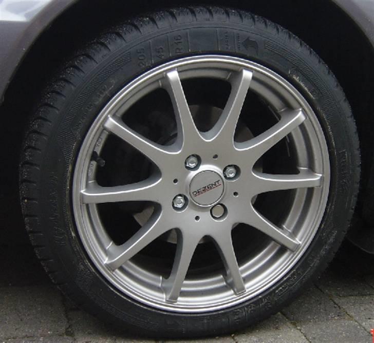 Mazda 323F BJ - Mine nye Dezent V fælge. billede 3